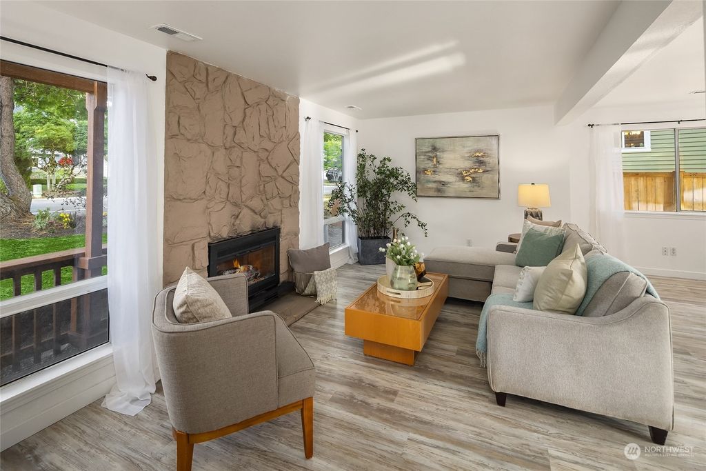 Photo of 1735 211th Way NE, Sammamish, WA 98074 (MLS # 2162998)