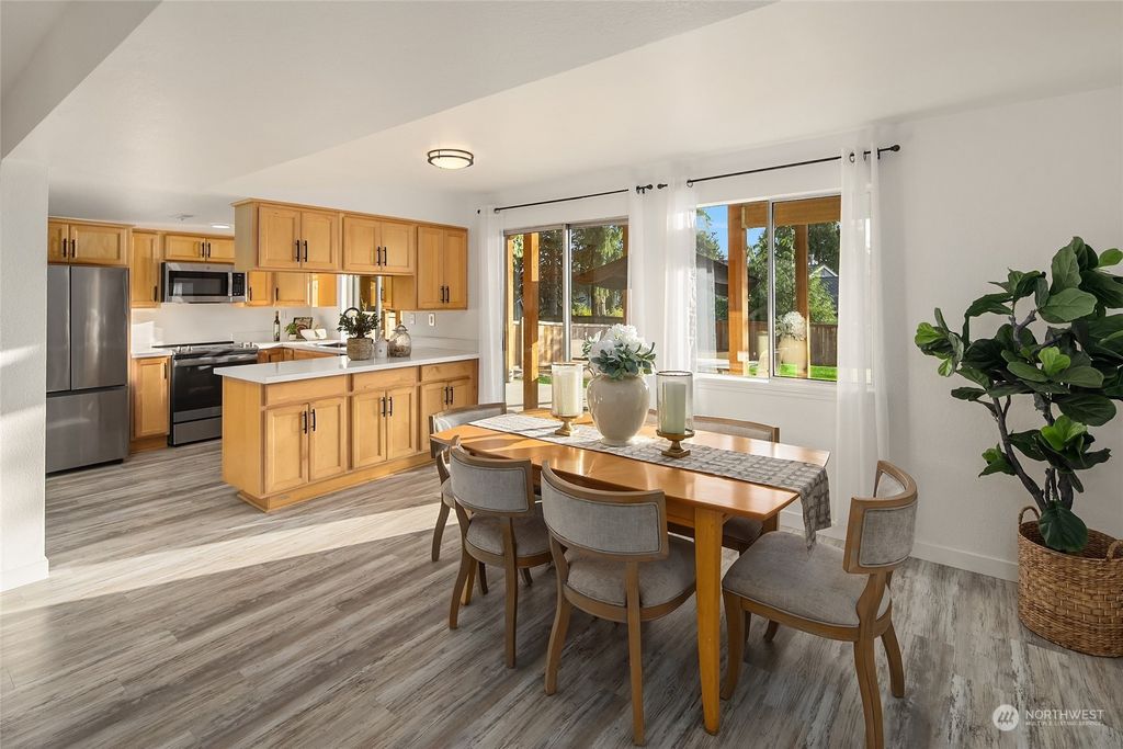 Photo of 1735 211th Way NE, Sammamish, WA 98074 (MLS # 2162998)