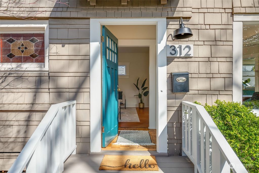 Photo of 312 W McGraw Place, Seattle, WA 98119 (MLS # 2049886)