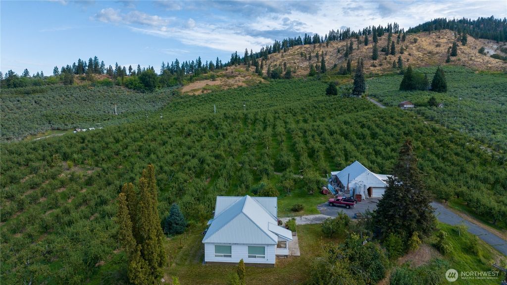 Photo of 8612 Ludwig Hill Road, Peshastin, WA 98847 (MLS # 2495068)