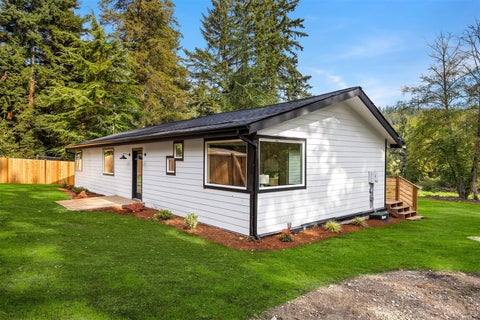 Photo of 15744 Renton Issaquah Road SE, Renton, WA 98059 (MLS # 2597527)