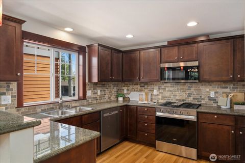 Photo of 2205 NE 92nd Street, Seattle, WA 98115 (MLS # 2510999)