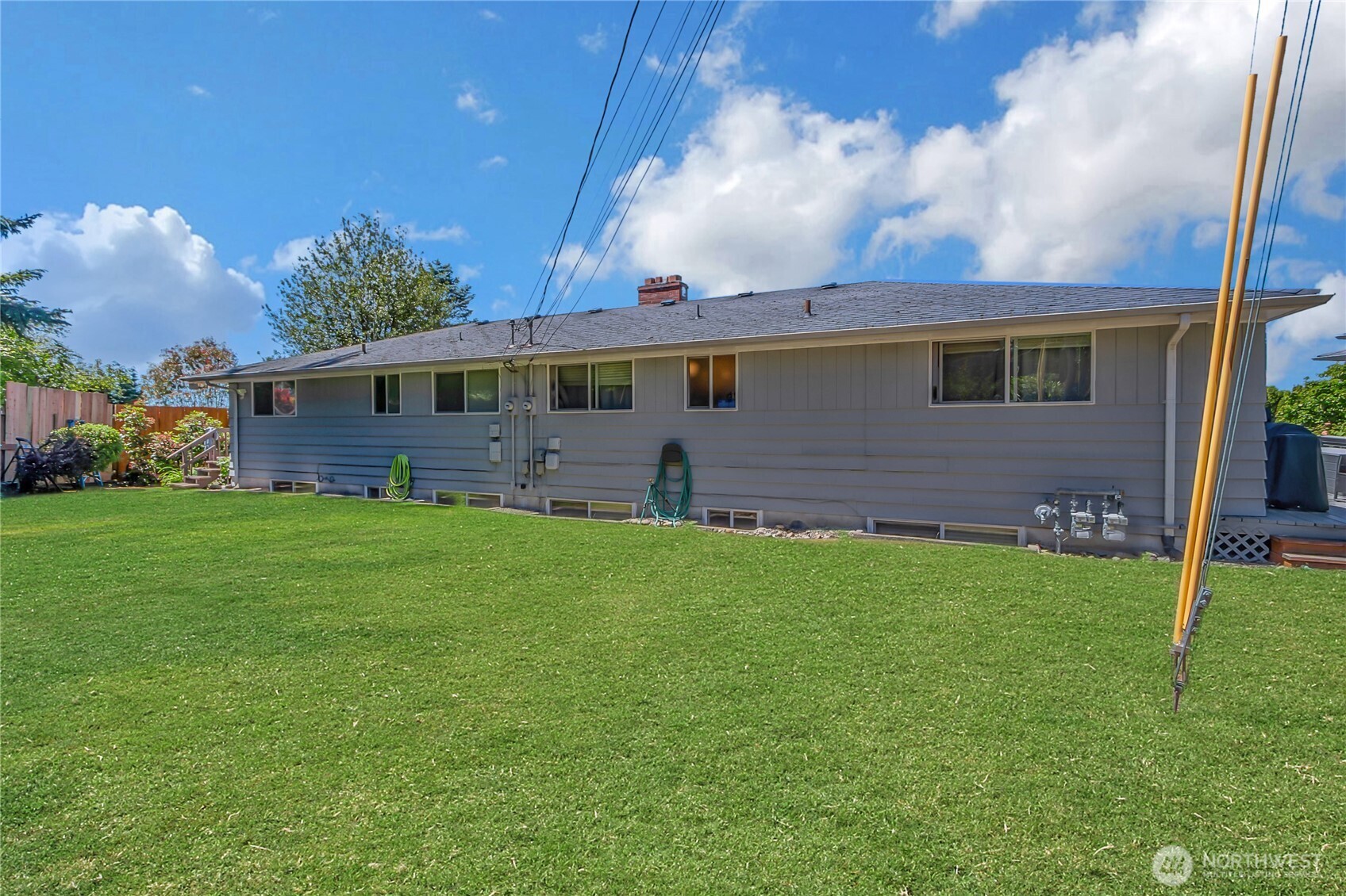 1917 Willow Lane W