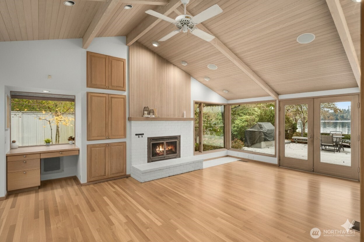 Mercer Island, Washington 98040, United States, 4 Bedrooms Bedrooms, ,4 BathroomsBathrooms,Residential,Active,98638