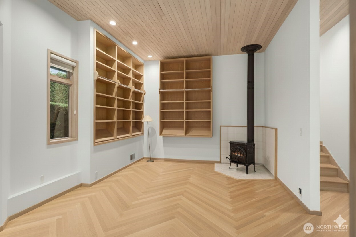 Mercer Island, Washington 98040, United States, 4 Bedrooms Bedrooms, ,4 BathroomsBathrooms,Residential,Active,98638