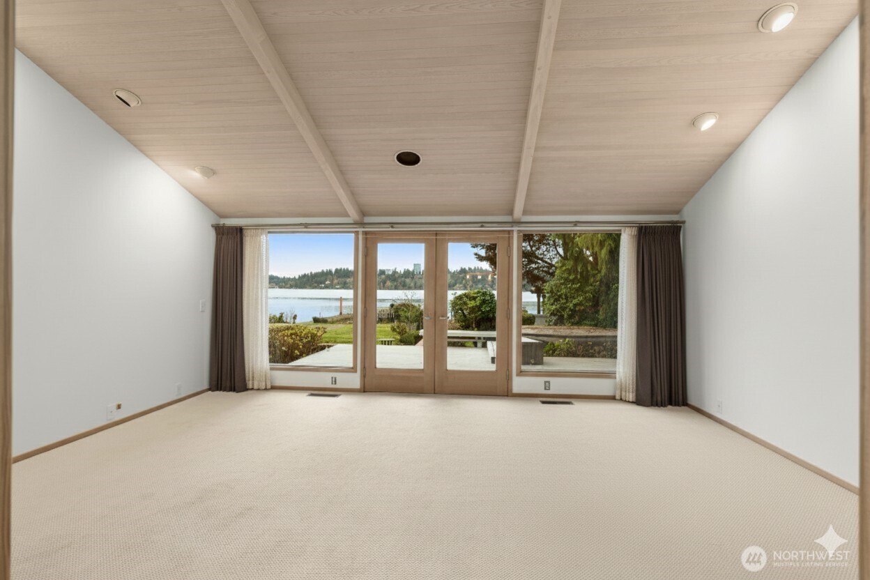 Mercer Island, Washington 98040, United States, 4 Bedrooms Bedrooms, ,4 BathroomsBathrooms,Residential,Active,98638