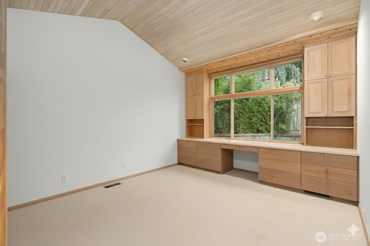 Mercer Island, Washington 98040, United States, 4 Bedrooms Bedrooms, ,4 BathroomsBathrooms,Residential,Active,98638