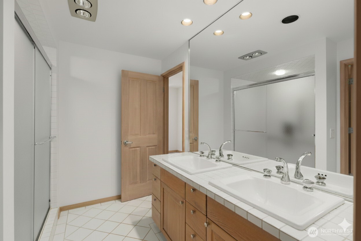 Mercer Island, Washington 98040, United States, 4 Bedrooms Bedrooms, ,4 BathroomsBathrooms,Residential,Active,98638