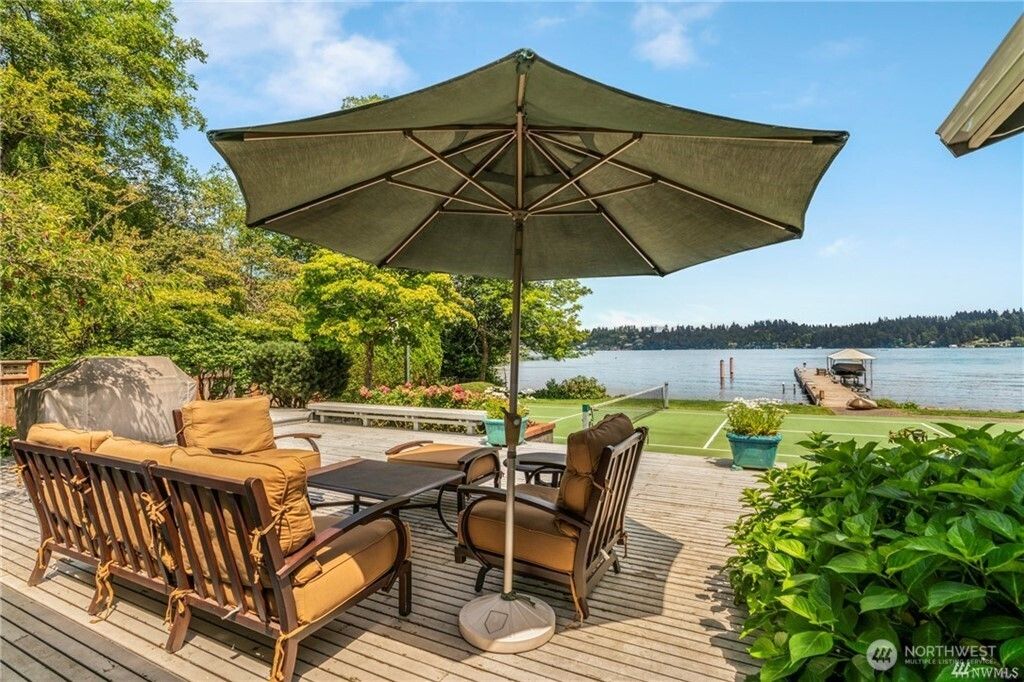 Photo of 8428 N Mercer Way, Mercer Island, WA 98040 (MLS # 2353107)