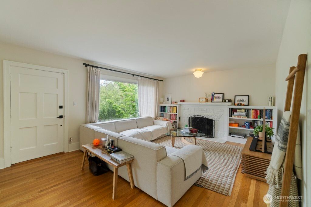 Photo of 507 NW 72nd Street, Seattle, WA 98117 (MLS # 2375322)