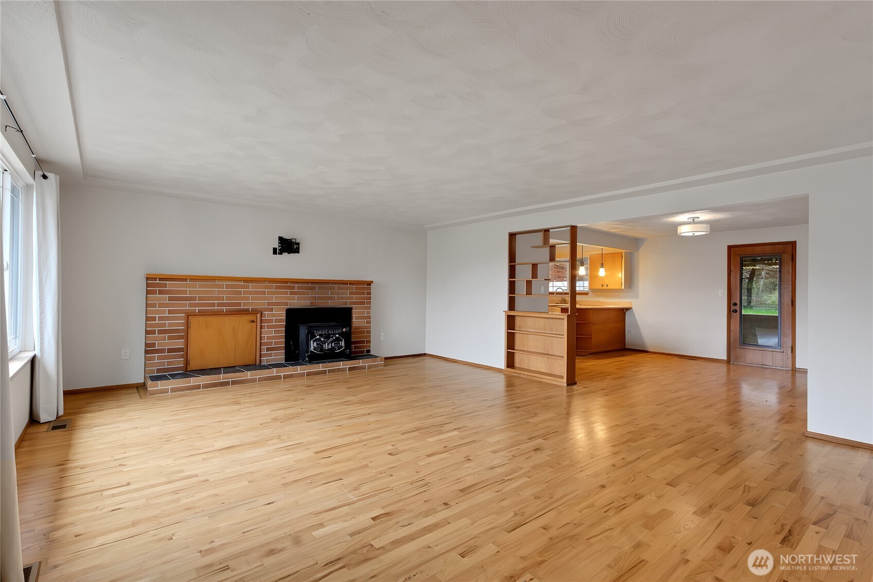 12019 Bingham Avenue E