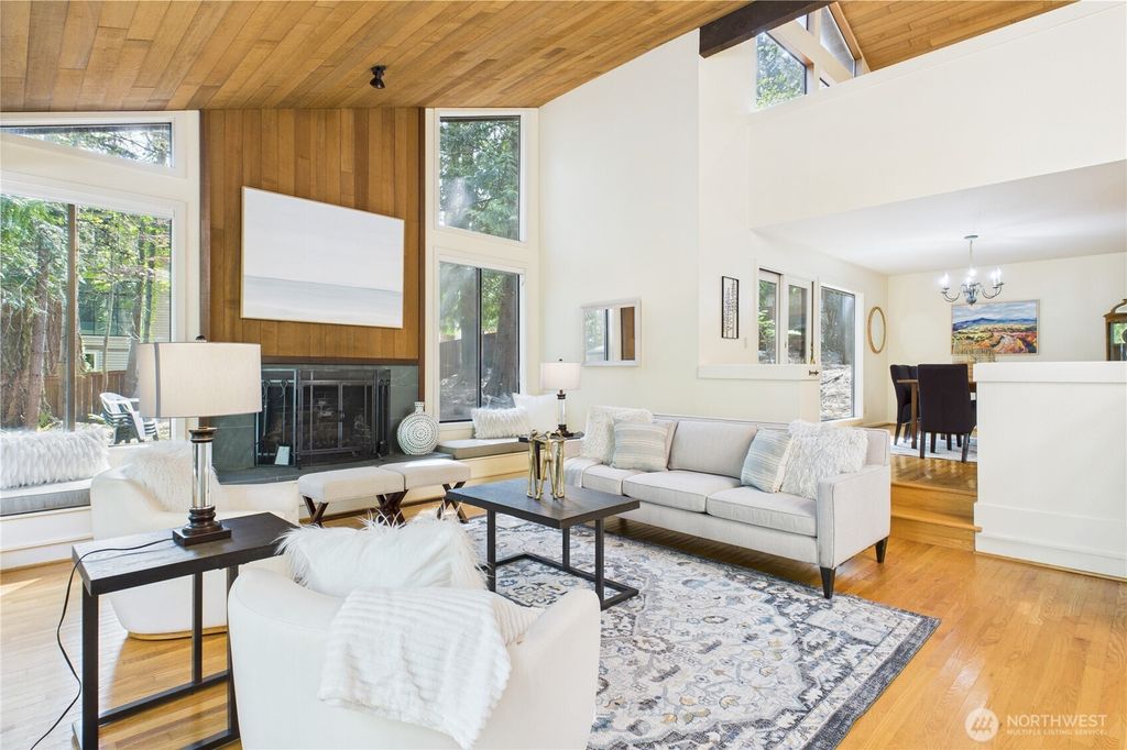 Photo of 2861 W Lake Sammamish Pkwy NE Pkwy, Redmond, WA 98052 (MLS # 2371890)