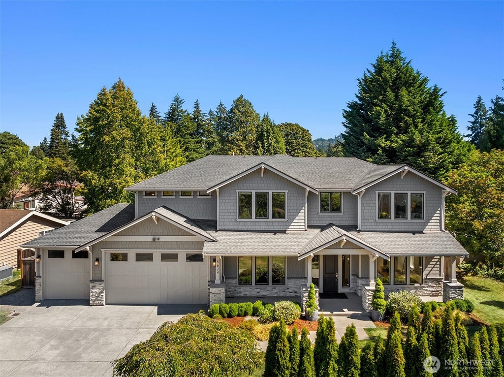 Photo of 5624 117th Ave SE AVE, Bellevue, WA 98006 (MLS # 2572572)