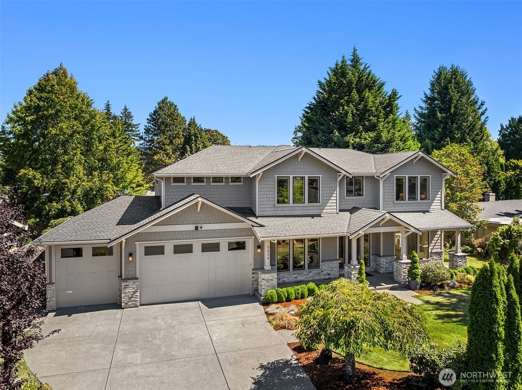 Photo of 5624 117th Ave SE AVE, Bellevue, WA 98006 (MLS # 2572572)