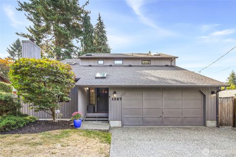 Photo of 1307 SW 160th Street, Burien, WA 98166 (MLS # 2430344)