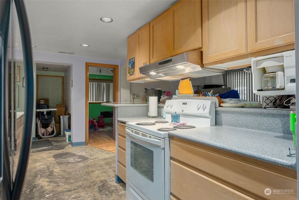 Photo of 841 NE 190th Street, Shoreline, WA 98155 (MLS # 2235674)