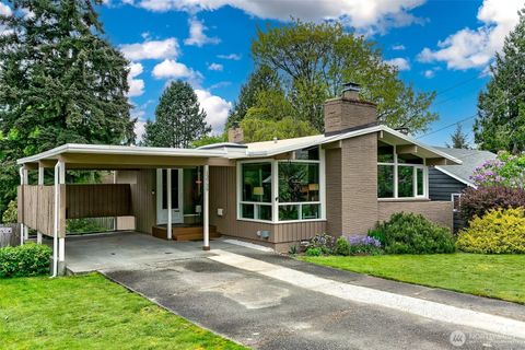 Photo of 13739 36th Avenue NE, Seattle, WA 98125 (MLS # 2515247)