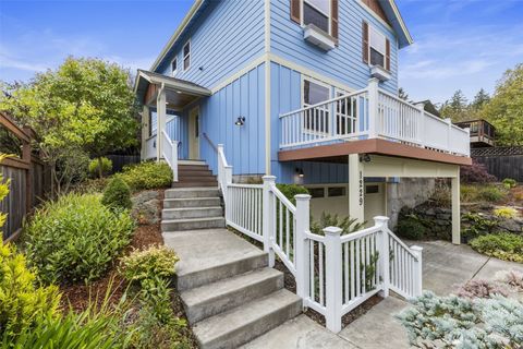 Photo of 1229 14th Street, Port Townsend, WA 98368 (MLS # 2445947)