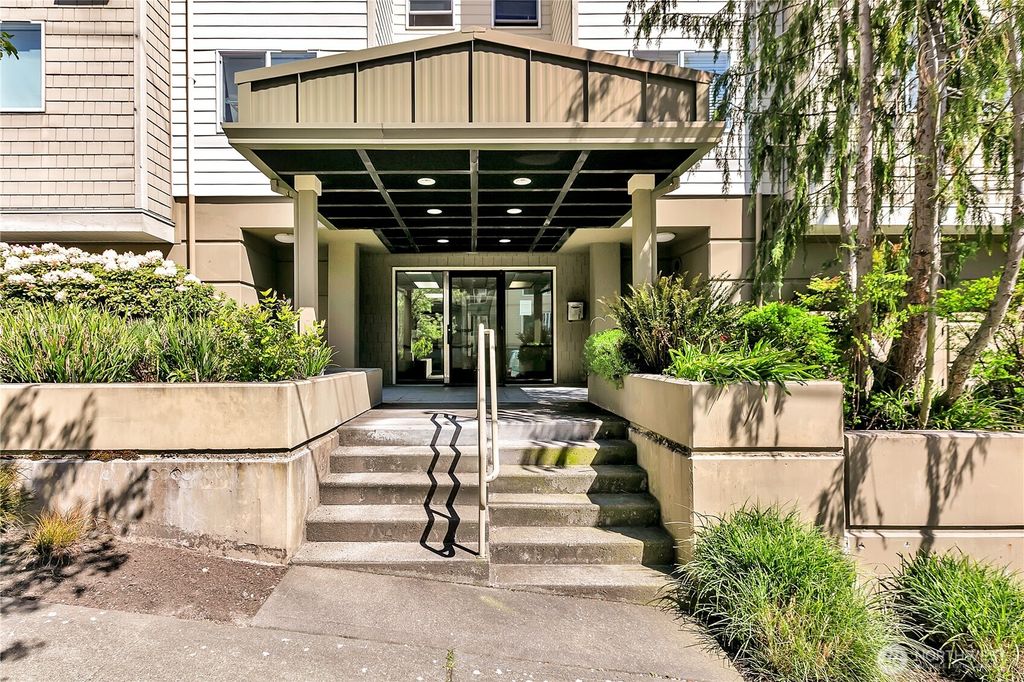 Photo of 3120 SW Avalon Way #203, Seattle, WA 98126 (MLS # 2361583)