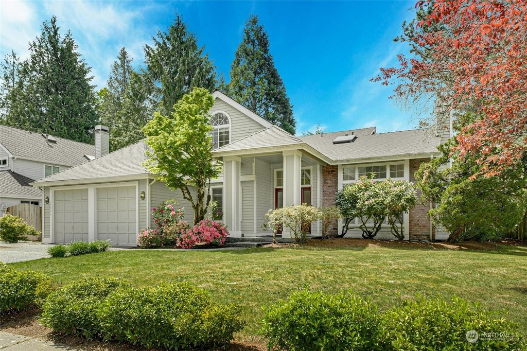 Photo of 2031 236th Avenue NE, Sammamish, WA 98074 (MLS # 2237215)