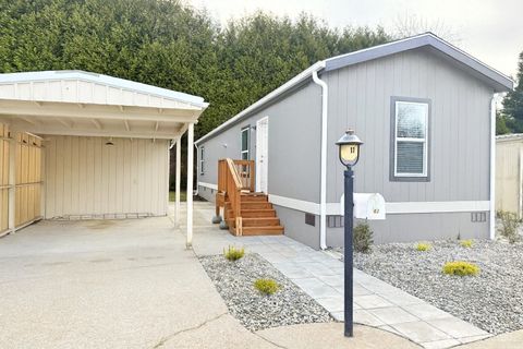 2322 Tacoma Road E 11 Puyallup WA 98371