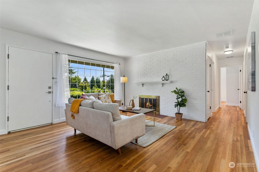 Photo of 11915 64th Avenue S, Seattle, WA 98178 (MLS # 2141387)