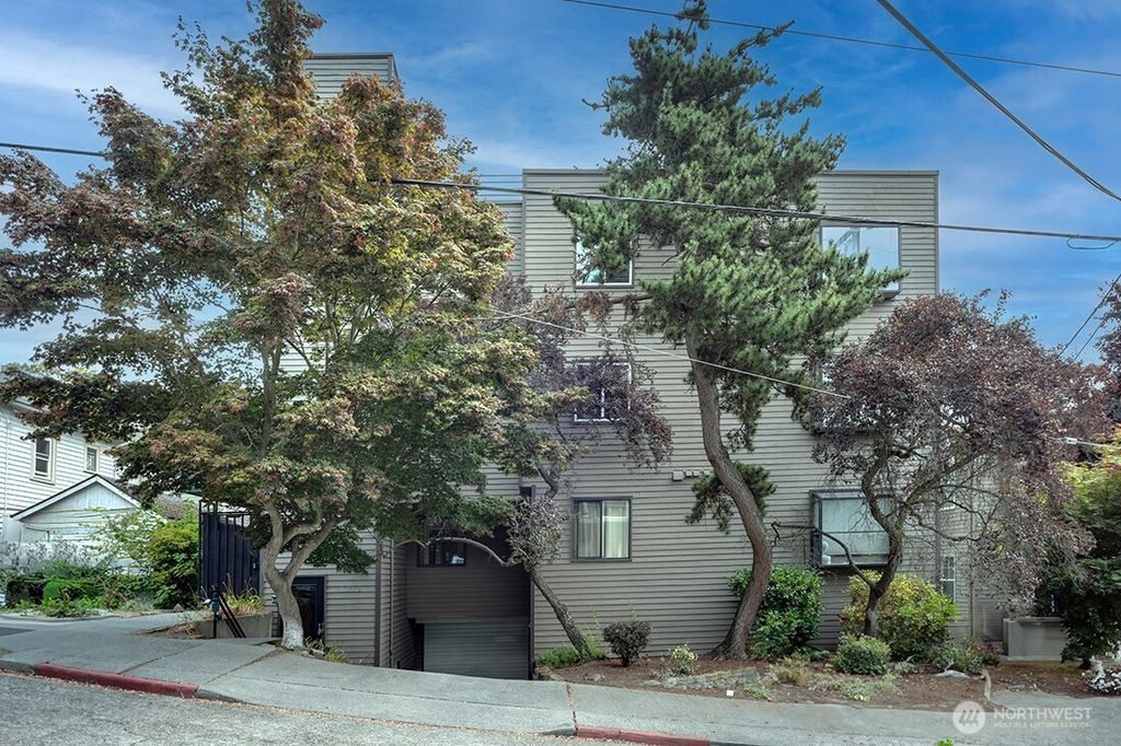Photo of 1312 6th Avenue N #9, Seattle, WA 98109 (MLS # 2424580)