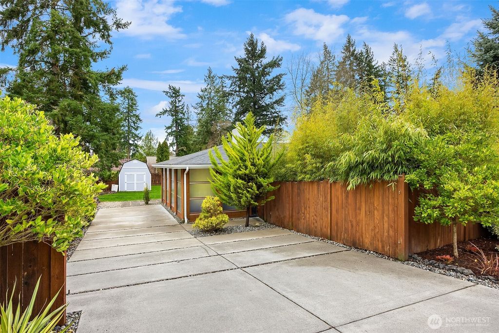 Photo of 1090 Grow Avenue NW, Bainbridge Island, WA 98110 (MLS # 2495290)