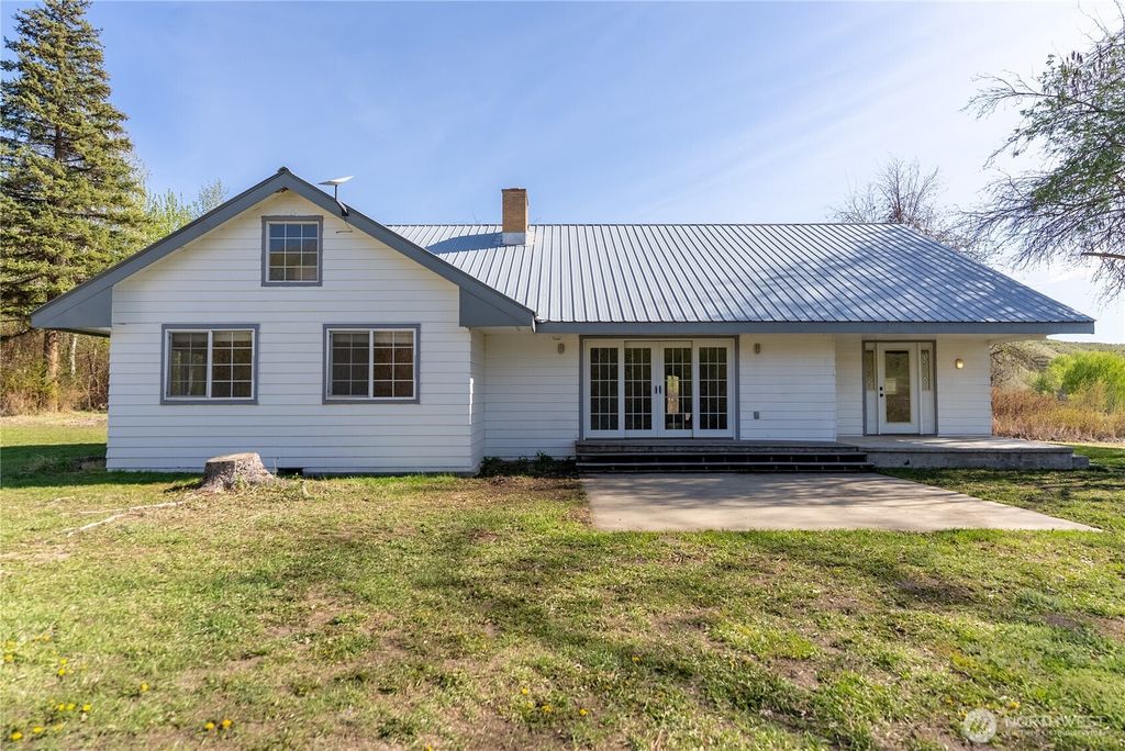 Photo of 20752 State Route 20, Twisp, WA 98856 (MLS # 2501127)