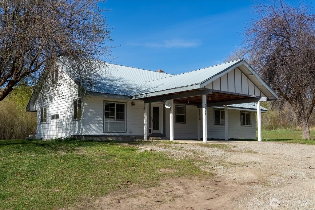 Photo of 20752 State Route 20, Twisp, WA 98856 (MLS # 2501127)