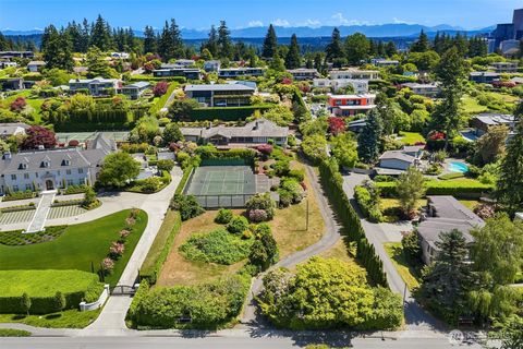 Photo of 1700 92nd Avenue NE, Clyde Hill, WA 98004 (MLS # 2533227)