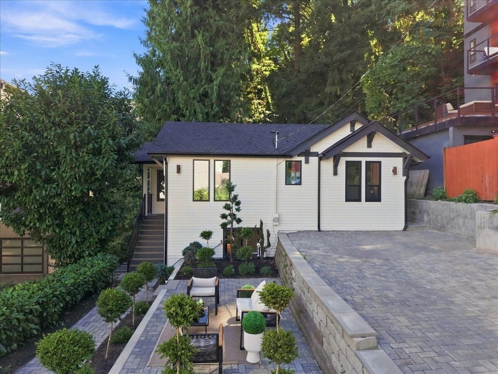 Photo of 4011 SW Maryland Place, Seattle, WA 98116 (MLS # 2597757)