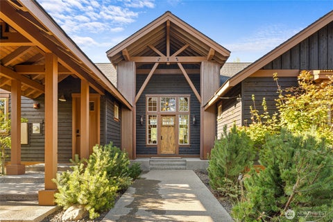 Photo of 400 Tipple Hill Loop, Cle Elum, WA 98922 (MLS # 2585222)