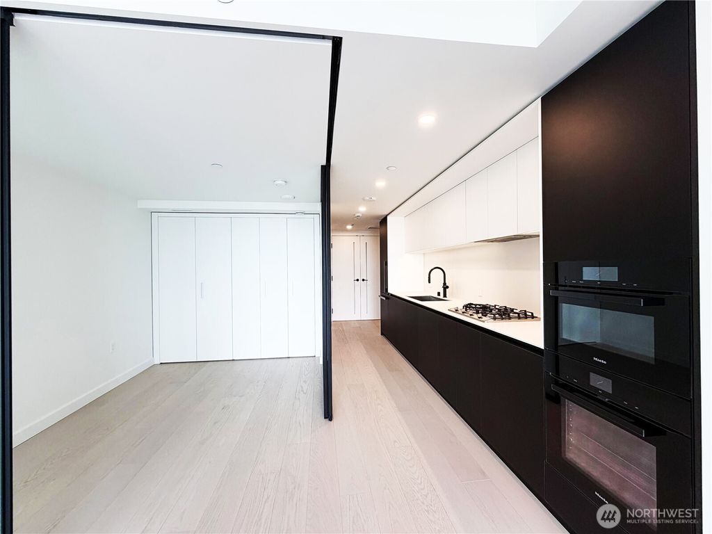 Photo of 300 Virginia Street #3812, Seattle, WA 98121 (MLS # 2497544)