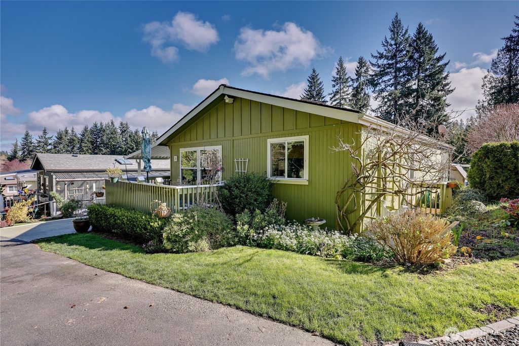 Photo of 600 NE Lincoln Rd Rd #35, Poulsbo, WA 98370 (MLS # 2498751)