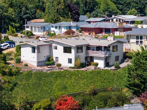 Photo of 4233 S 252nd Place Pl, Kent, WA 98032 (MLS # 2421697)