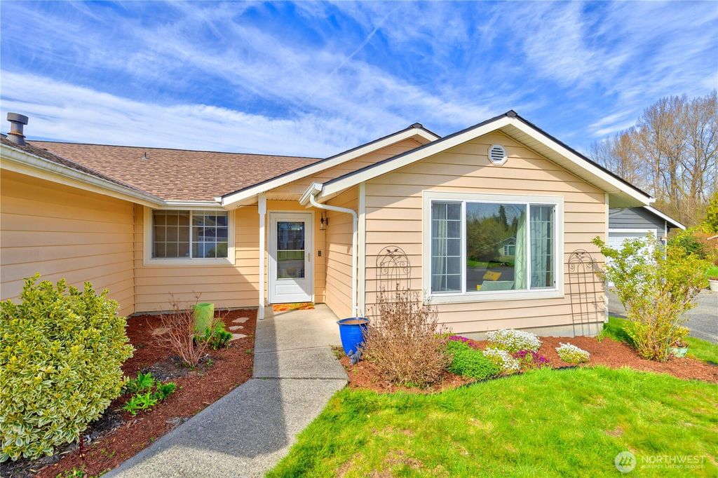 Photo of 2721 211th Place SW, Lynnwood, WA 98036 (MLS # 2505314)