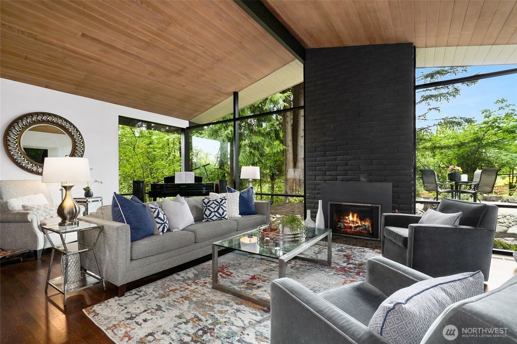 Photo of 7965 SE 67 Street, Mercer Island, WA 98040 (MLS # 2377836)