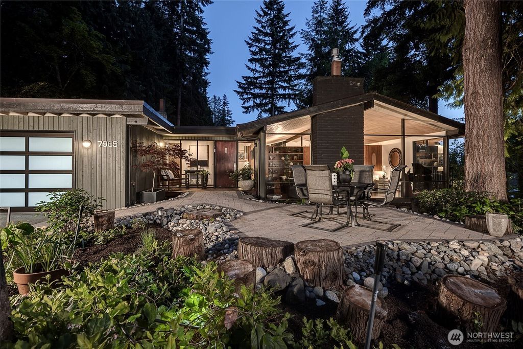 Photo of 7965 SE 67 Street, Mercer Island, WA 98040 (MLS # 2377836)