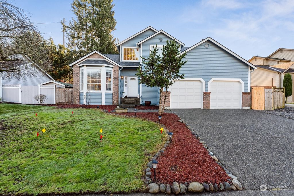 Photo of 19017 SE 271st Street, Covington, WA 98042 (MLS # 2186734)
