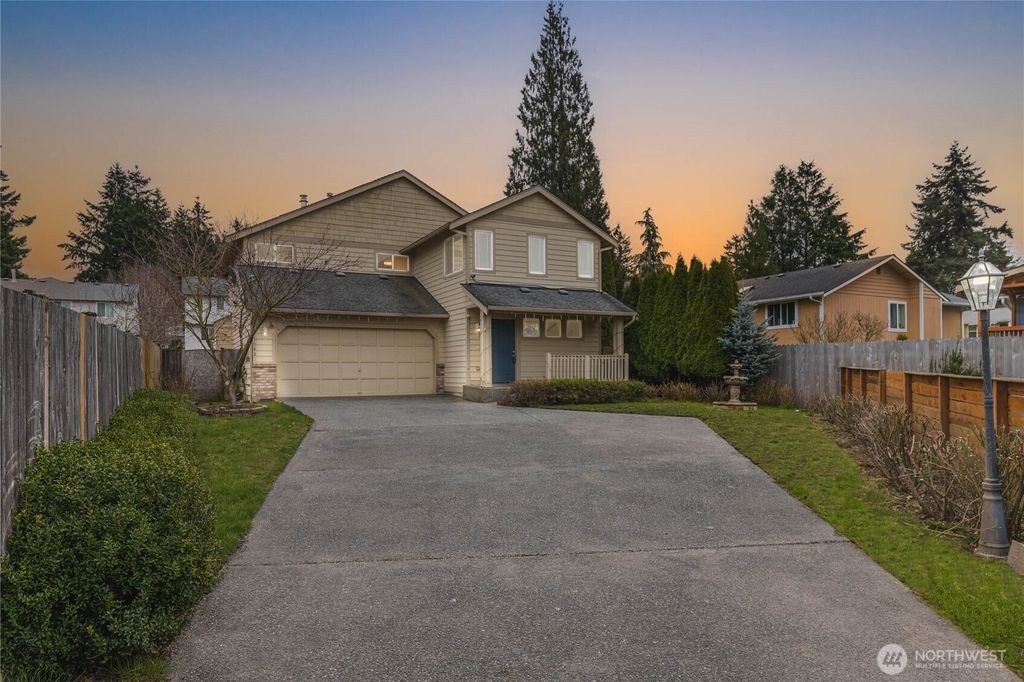 Photo of 1943 SW 352nd Street, Federal Way, WA 98023 (MLS # 2348322)