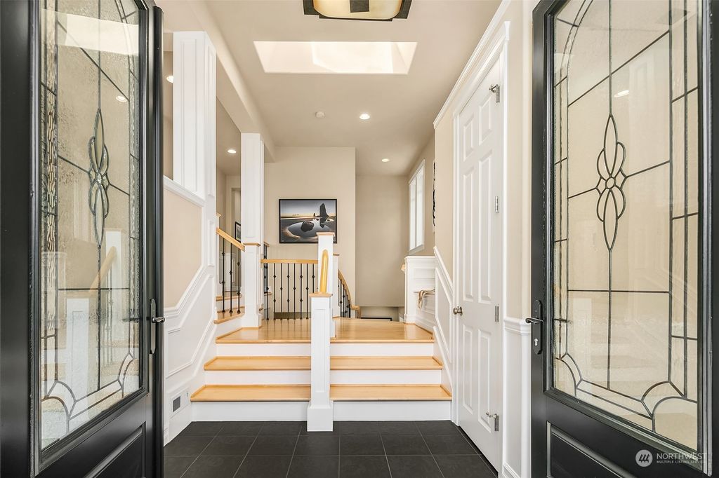 Photo of 726 Daley Street, Edmonds, WA 98020 (MLS # 2268182)