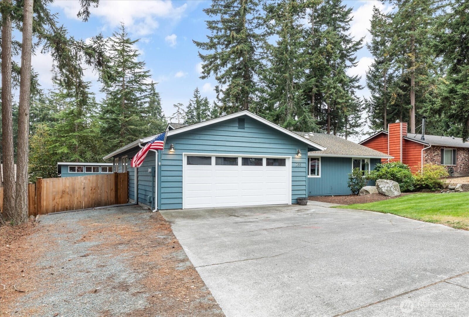 255 NW Columbia Drive