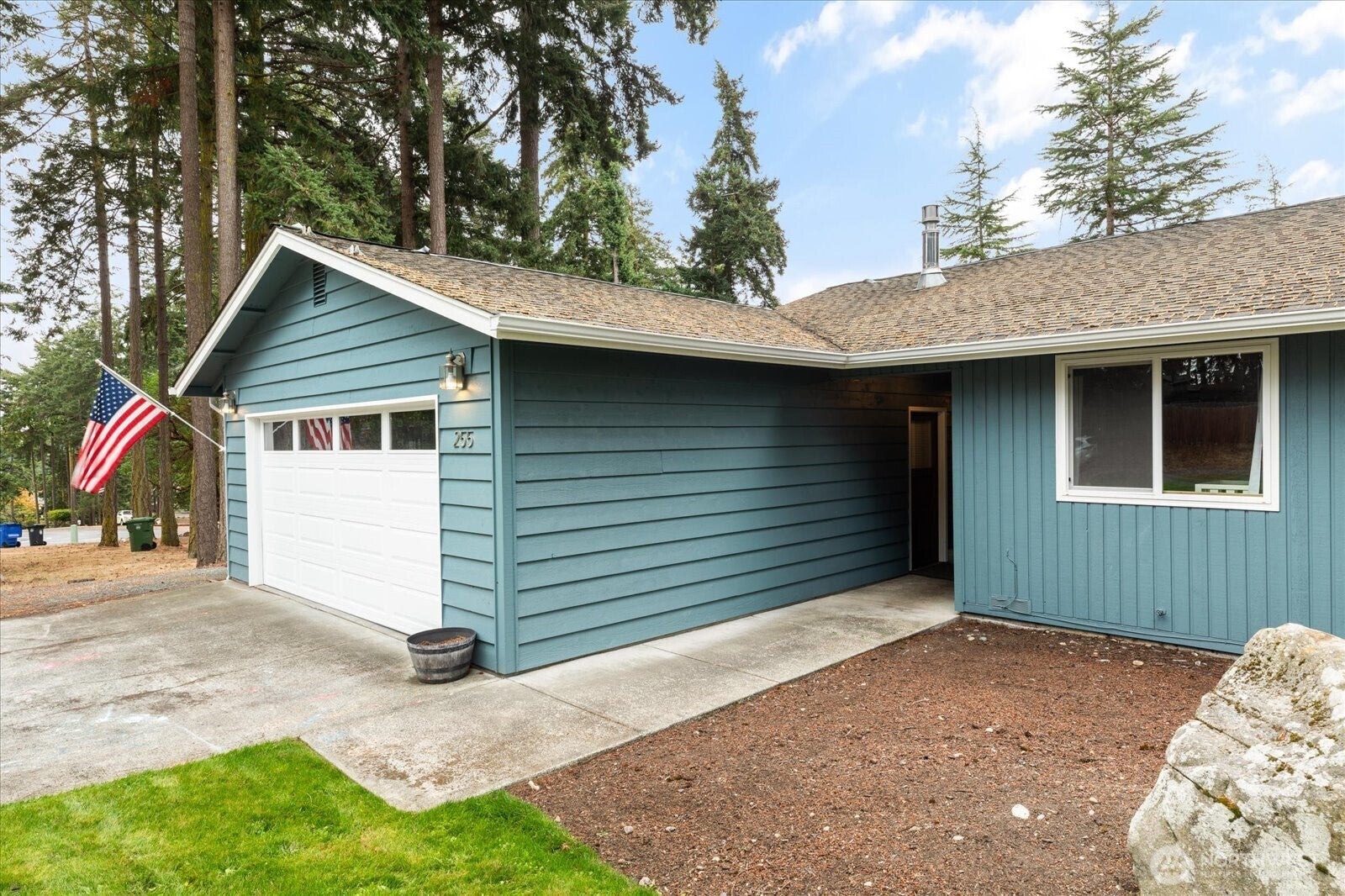 255 NW Columbia Drive