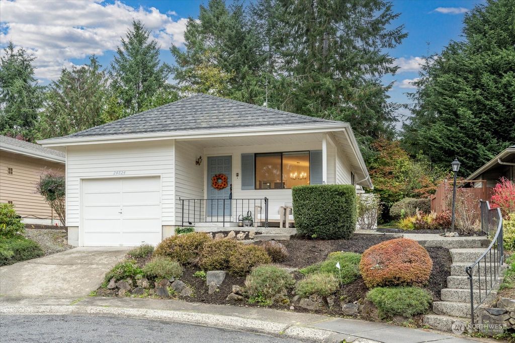 Photo of 24824 S 12th Avenue, Des Moines, WA 98198 (MLS # 2174407)