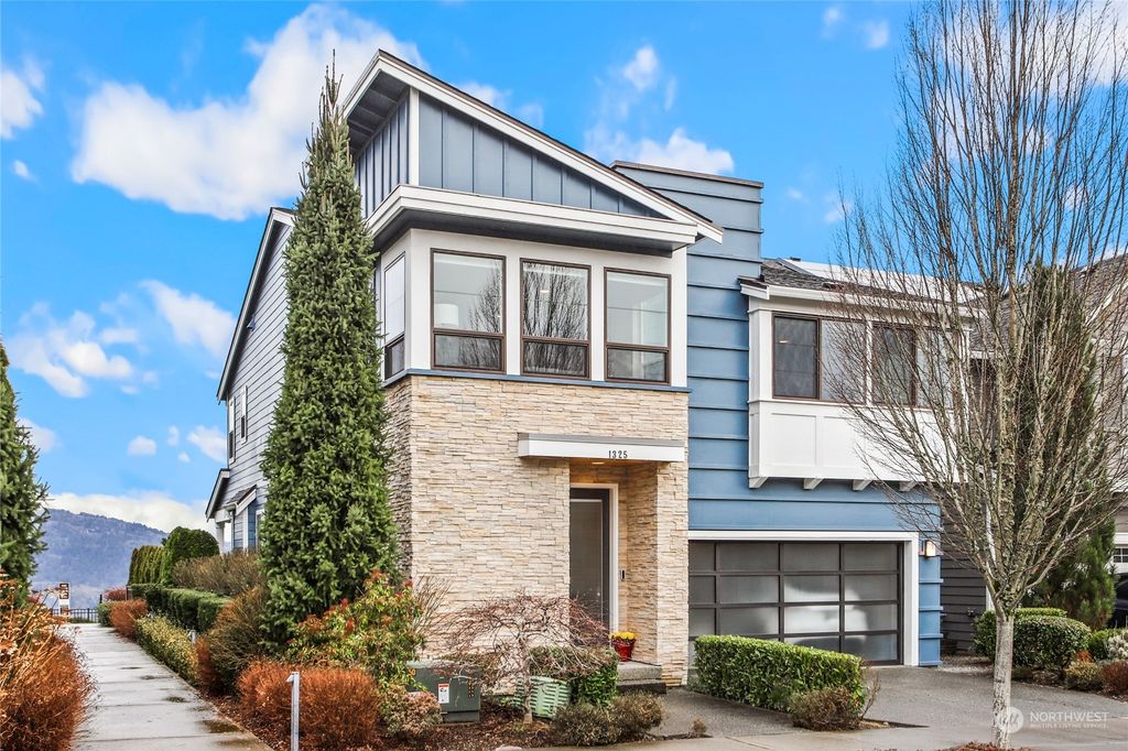 Photo of 1325 Pine Crest Circle NE, Issaquah, WA 98029 (MLS # 2193583)