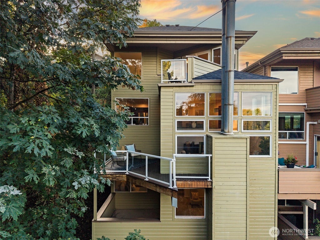 Photo of 218 31st Ave AVE S, Seattle, WA 98144 (MLS # 2573971)