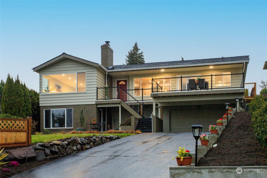 Photo of 6226 NE 182nd Street, Kenmore, WA 98028 (MLS # 2063529)