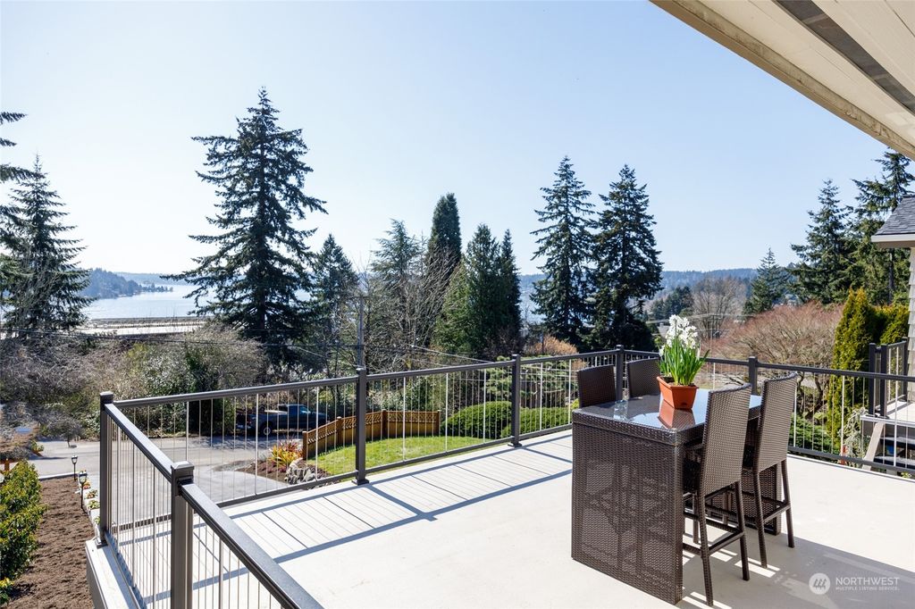 Photo of 6226 NE 182nd Street, Kenmore, WA 98028 (MLS # 2063529)