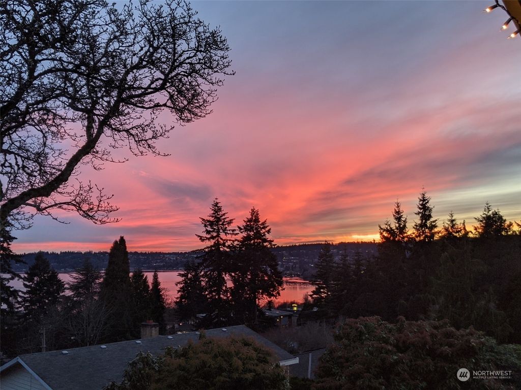 Photo of 6226 NE 182nd Street, Kenmore, WA 98028 (MLS # 2063529)